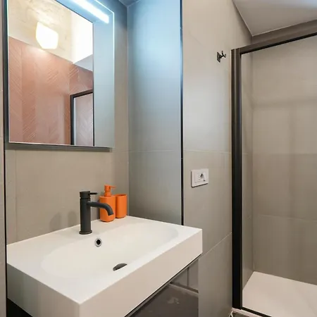Apartment Stayart - Contemporary For Travellers